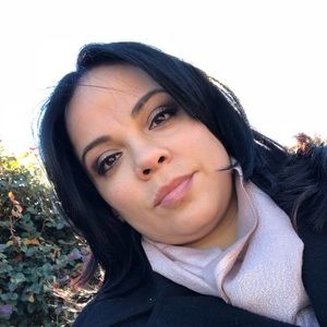 Meet your Posher, Yasmine